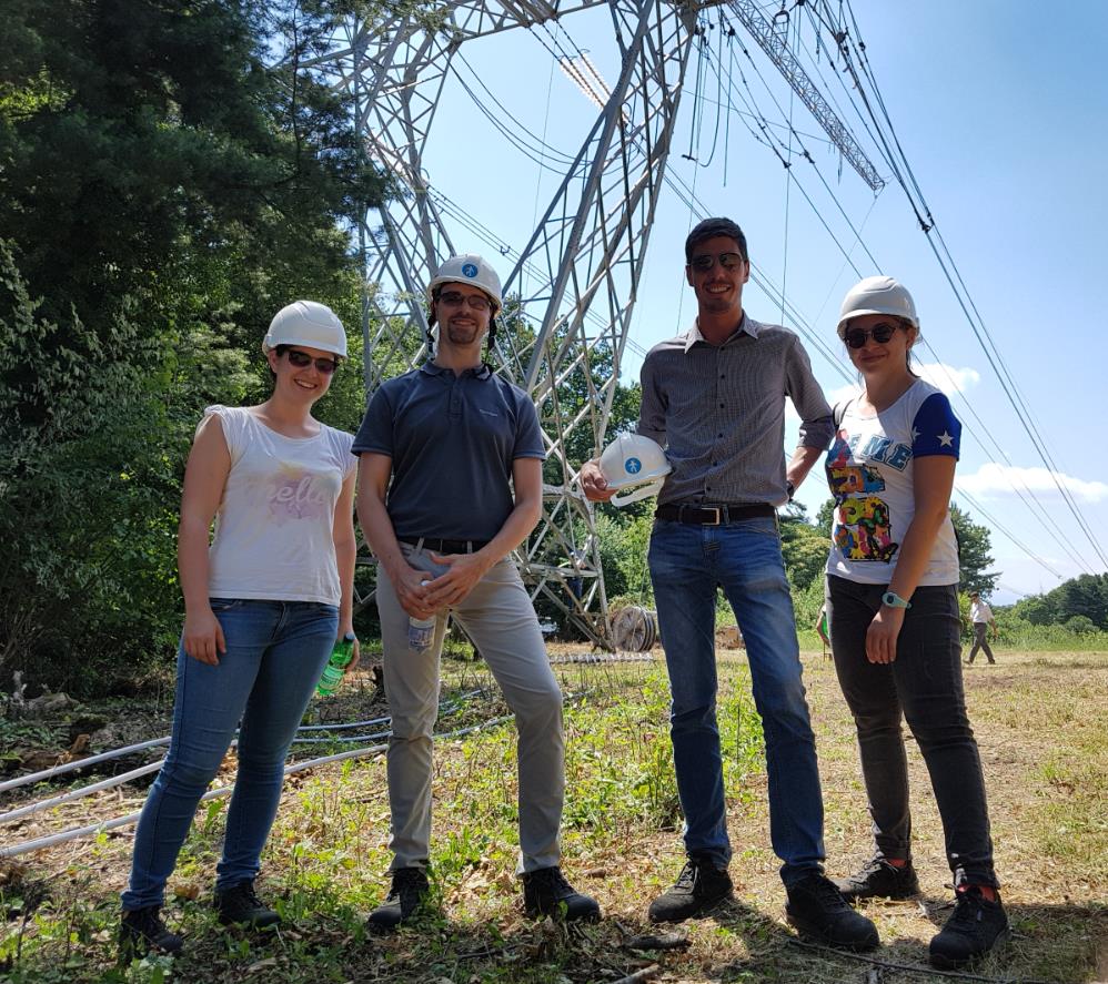 Il nostro team, durante l'installazione del conduttore